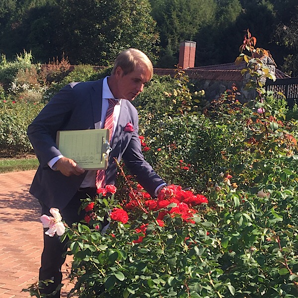 Phillip Watson of QVC #BiltmoreRoseTrials Rose Judge